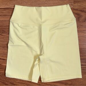 P’tula PURELUXE Sculpt Shorts 6” - Butter Yellow/Size L